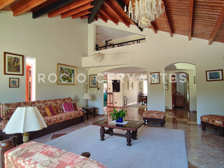 Foto 5 de ¡VENDO CASA de 3 pisos en Yanahuara! - Precio en $$