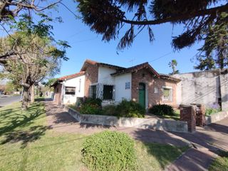 Foto 2 de Castelar Norte - Venta - Casa 4 Ambientes
