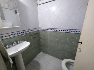 Foto 9 de Castelar Norte - Venta - Casa 4 Ambientes