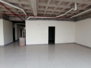 Foto 2 de Se Vende Edificio Comercial 3040M2 Naciones Unidas