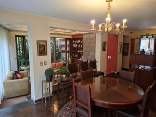 Foto 1 de CASA COMO TERRENO ( 303.80 M2) EN URB RESIDENCIAL HIGUERETA $ 600,000