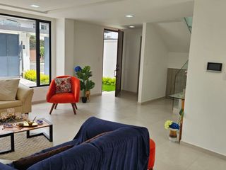 Foto 5 de Casa de venta de 3 dormitorios La Primavera Cumbayá Quito Ecuador