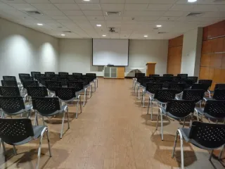 Foto 9 de Oficina en Edif. Corporativo Moderno, Frente a Clínica Javier Prado - San Isidro