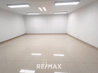 Foto 11 de Alquiler De Oficina De 805 M2 Piso Completo En San Isidro