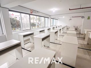 Foto 21 de Alquiler De Oficina De 805 M2 Piso Completo En San Isidro