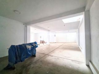 Foto 10 de VENDO AMPLIA CASA DE TRES PISOS PARA TALLER/VIVIENDA/ ALMACEN EN COMAS.