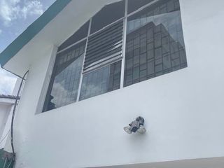 Foto 7 de VENDO CASA COMERCIAL SHYRIS CERCA AL QUICENTRO - HOME REALTORS BY MONICA MIRANDA