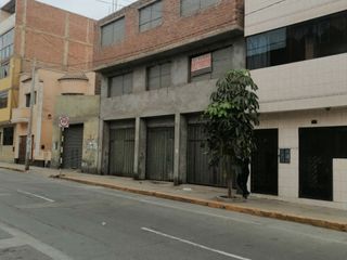 Foto 9 de VENTA DE CASONA DE 2 PISOS CON AZOTEA