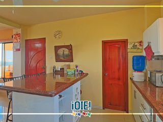 Foto 11 de Venta: Casa de 3 pisos en Puerto Cayo, Ecuador.