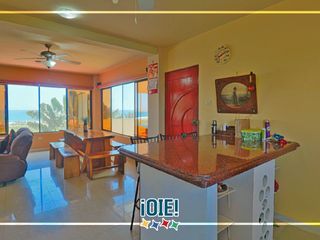 Foto 12 de Venta: Casa de 3 pisos en Puerto Cayo, Ecuador.
