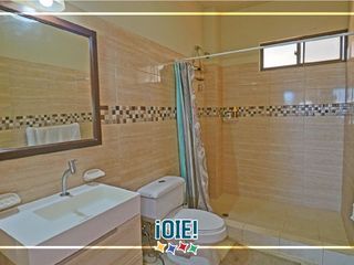 Foto 21 de Venta: Casa de 3 pisos en Puerto Cayo, Ecuador.
