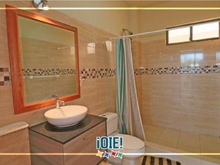 Foto 41 de Venta: Casa de 3 pisos en Puerto Cayo, Ecuador.