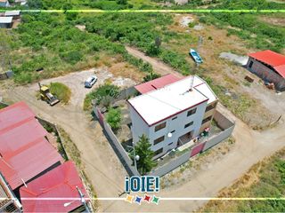Foto 43 de Venta: Casa de 3 pisos en Puerto Cayo, Ecuador.