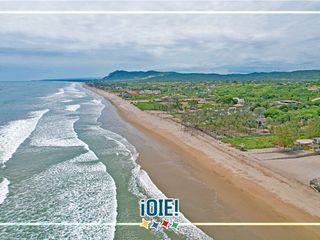 Foto 50 de Venta: Casa de 3 pisos en Puerto Cayo, Ecuador.