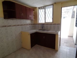 Foto 6 de VENDO CASA CONJUNTO HABITACIONAL TERRAZAS DEL PICHINCHA, Sector La Mena, Sur de Quito.