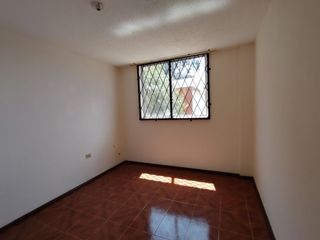 Foto 9 de VENDO CASA CONJUNTO HABITACIONAL TERRAZAS DEL PICHINCHA, Sector La Mena, Sur de Quito.