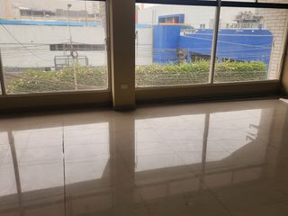 Foto 2 de Alquilo Oficina Altura de Av. Raúl Ferrero