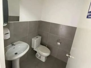 Foto 4 de Alquilo Oficina Altura de Av. Raúl Ferrero