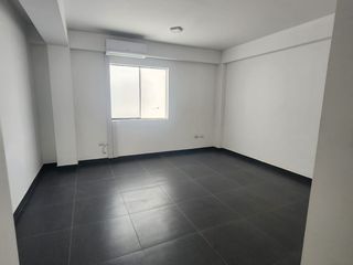 Foto 7 de Alquilo Oficina Altura de Av. Raúl Ferrero