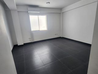 Foto 10 de Alquilo Oficina Altura de Av. Raúl Ferrero