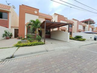 Foto 1 de Casa de alquiler en los gavilanes manta zona sur