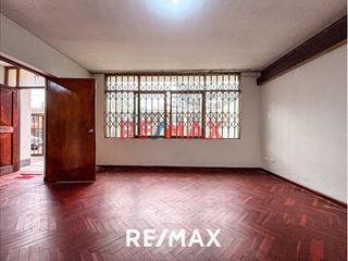 Foto 14 de Amplia Casa De 2 Pisos En Venta | Santa Catalina