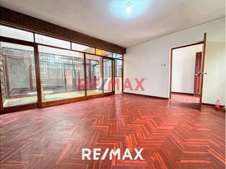 Foto 18 de Amplia Casa De 2 Pisos En Venta | Santa Catalina