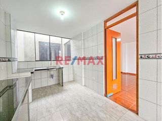 Foto 7 de Amplio Departamento De 4 Habitaciones Cerca A Colegio Juan Pablo Peregrino A Un Paso Del Parque En Smp