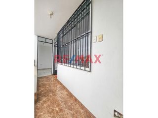 Foto 10 de Amplio Departamento De 4 Habitaciones Cerca A Colegio Juan Pablo Peregrino A Un Paso Del Parque En Smp