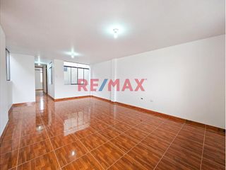 Foto 12 de Amplio Departamento De 4 Habitaciones Cerca A Colegio Juan Pablo Peregrino A Un Paso Del Parque En Smp