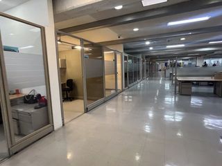 Foto 25 de Oficinas en arriendo Calle 80