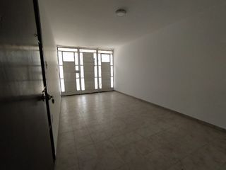 Foto 3 de ARRENDAMOS AMPLIA CASA COMERCIAL SAN ALONSO BUCARAMANGA