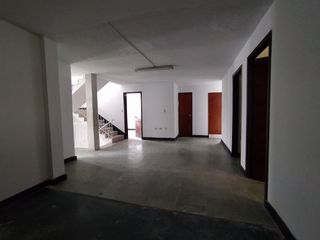 Foto 18 de ARRENDAMOS AMPLIA CASA COMERCIAL SAN ALONSO BUCARAMANGA
