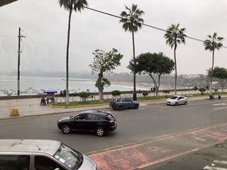 Foto 5 de Vendo lindo departamento de 200 m2, 3 Dorm. en el Malecón de Chorrillos, con vista al mar.(Arriba del Club Regatas).