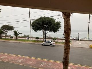 Foto 6 de Vendo lindo departamento de 200 m2, 3 Dorm. en el Malecón de Chorrillos, con vista al mar.(Arriba del Club Regatas).