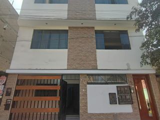 Foto 1 de Venta De Amplio Departamento – En Pleno Corazon Comercial De Lima Norte