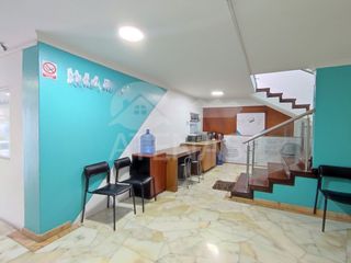 Foto 1 de OFICINA EN RENTA, CON SERVICIOS INCLUIDOS, AVENIDA PAUCARBAMBA - FISCALIA