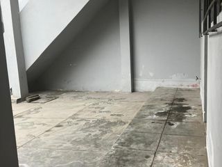 Foto 13 de AMPLIO DEPARTAMENTO 1 er PISO EN SJM FRENTE PANAMERICANA SUR REMATE