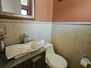 Foto 2 de Tumbaco, Ubicado a 300 m de La Plaza Hilacril, Casa en Venta