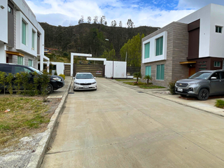 Foto 1 de Venta de casa nueva - Ubicada en Chuquipata-Azogues