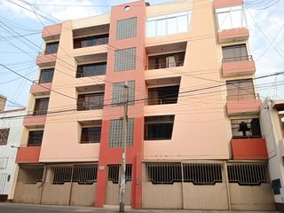 Foto 1 de Venta De Departamento En Urb Daniel Hoyle 4To Piso Con Cochera A Un Paso De La Upn (GAPONTE)