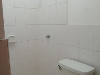 Foto 10 de Venta De Departamento En Urb Daniel Hoyle 4To Piso Con Cochera A Un Paso De La Upn (GAPONTE)