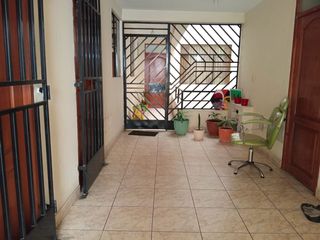 Foto 12 de Venta De Departamento En Urb Daniel Hoyle 4To Piso Con Cochera A Un Paso De La Upn (GAPONTE)