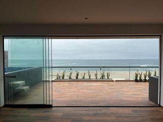 Foto 3 de VENTA DE DEPARTAMENTO,  EN SEGUNDA FILA DE PLAYA CABALLEROS, CON VISTA DIRECTA A LA BAHIA  CON TERRAZA Y PISCINA.