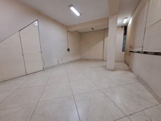 Foto 1 de ALQUILO OFICINA EN TERCER PISO EN AV. SAN MARTIN