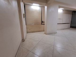 Foto 4 de ALQUILO OFICINA EN TERCER PISO EN AV. SAN MARTIN