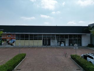 Foto 4 de Local comercial en  alquiler , Av principal León Febres-Cordero Ribadeneyra galpón