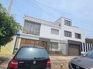 Foto 1 de VENDO CASA EN BARRANCO CON MIRAFLORES PARQUE GONZALES PRADA PRECIO FINAL $280,000 FIJO