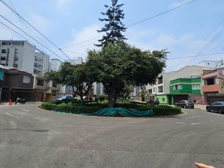 Foto 19 de VENDO CASA EN BARRANCO CON MIRAFLORES PARQUE GONZALES PRADA PRECIO FINAL $280,000 FIJO