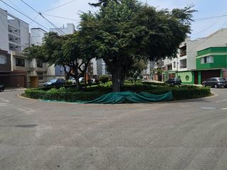 Foto 20 de VENDO CASA EN BARRANCO CON MIRAFLORES PARQUE GONZALES PRADA PRECIO FINAL $280,000 FIJO